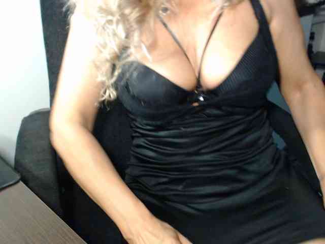 LadyVelvet webcam