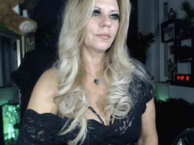 LadyVelvet webcam
