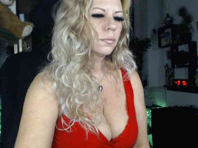 LadyVelvet webcam