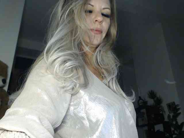LadyVelvet — live female cam on BongaCams
