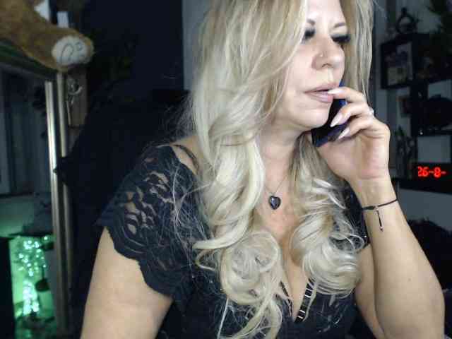 LadyVelvet webcam