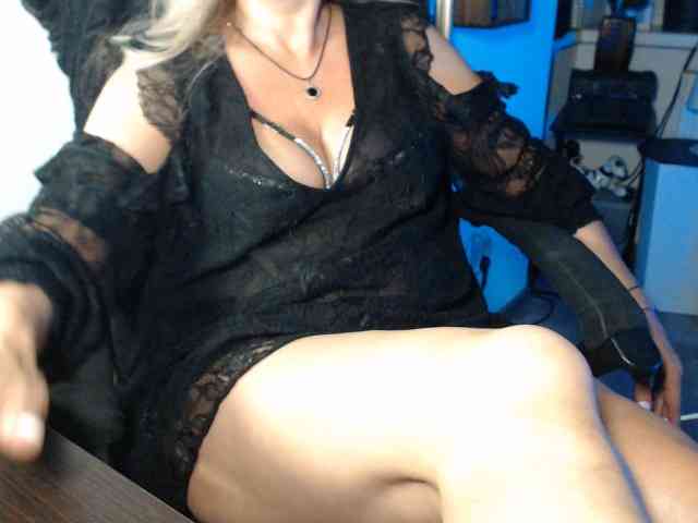 LadyVelvet webcam