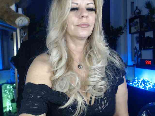 LadyVelvet webcam