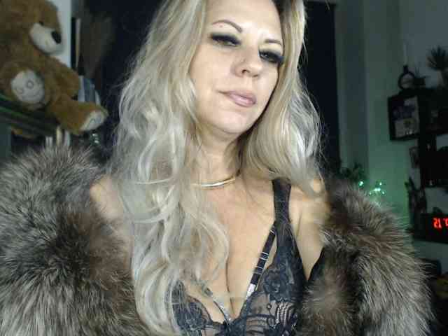 LadyVelvet webcam