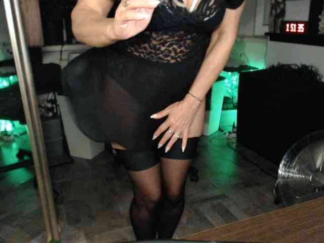 LadyVelvet webcam