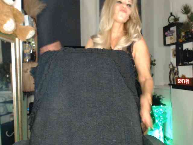 LadyVelvet webcam