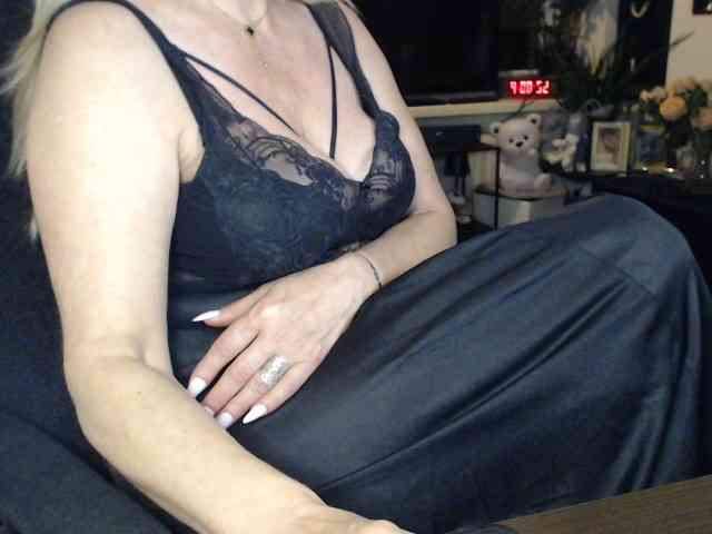 LadyVelvet webcam