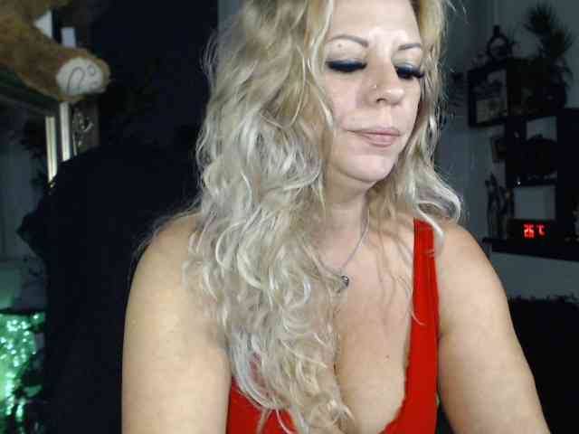 LadyVelvet webcam