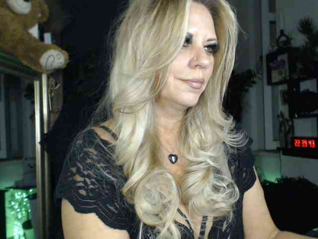 LadyVelvet webcam