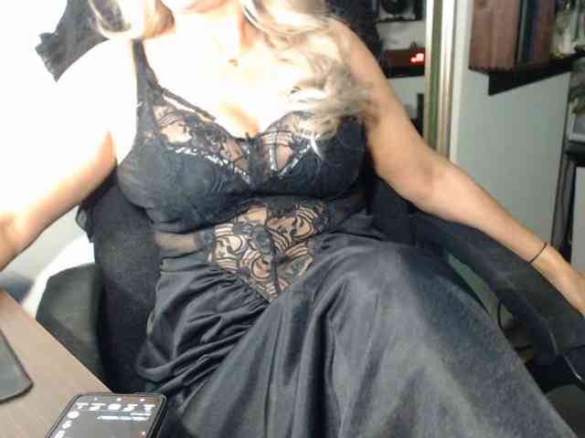 LadyVelvet webcam