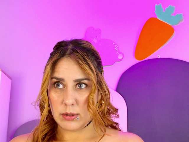 TaraCarson's BongaCams show and profile