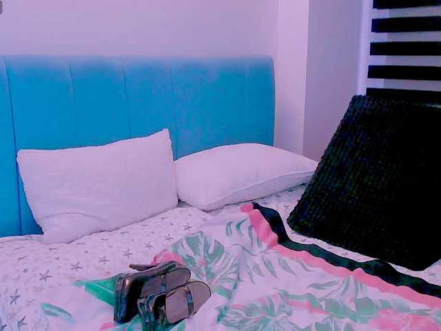 Kendraline live cam on BongaCams