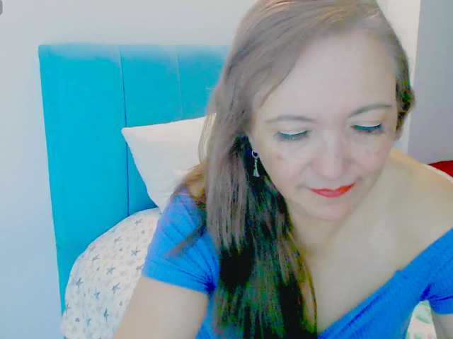 Kendraline, live now on BongaCams