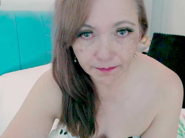 Kendraline live cam on BongaCams