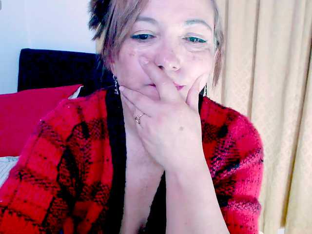 Kendraline's BongaCams show and profile