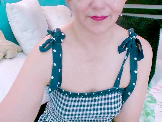 Kendraline live cam on BongaCams