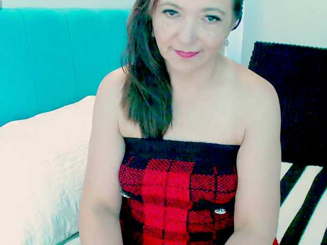 Kendraline live cam on BongaCams