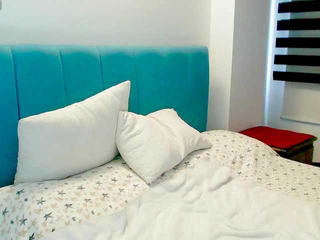 Kendraline live cam on BongaCams