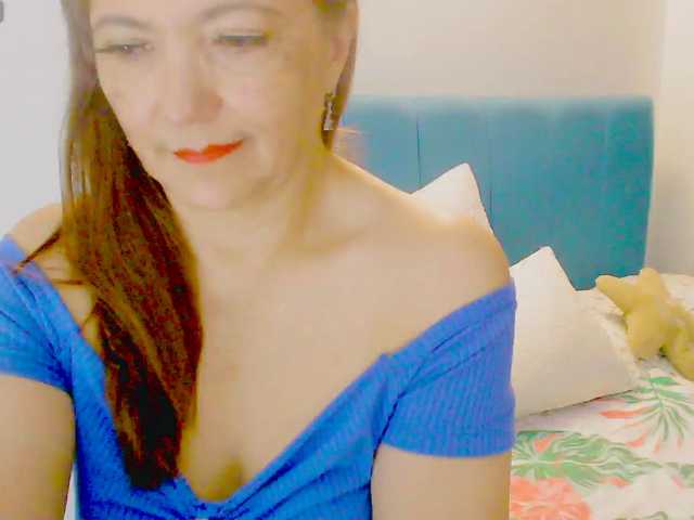 Kendraline live cam on BongaCams