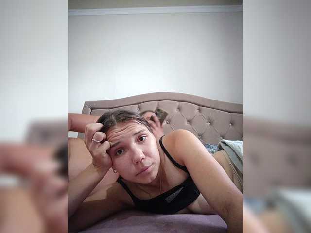 UAlinas2003 live cam on BongaCams