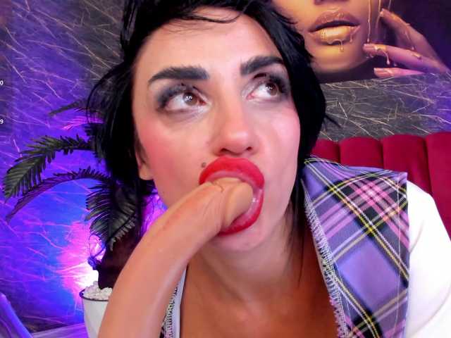 izabelatessa live cam on BongaCams