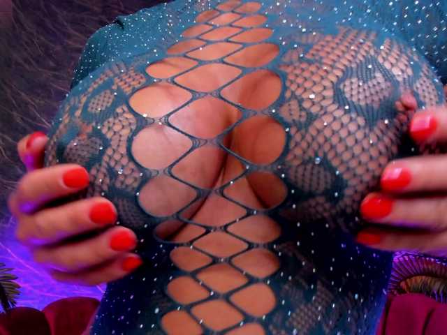 izabelatessa live cam on BongaCams