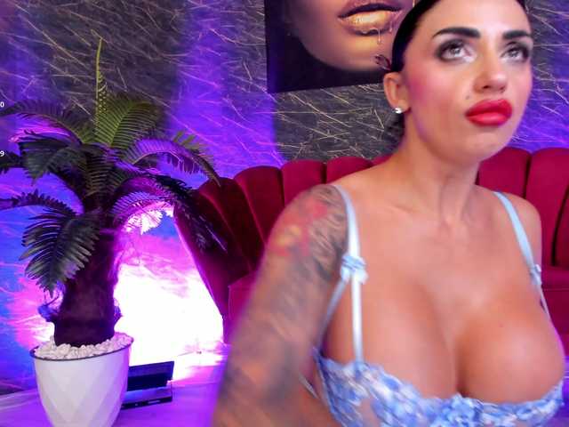 izabelatessa live cam on BongaCams