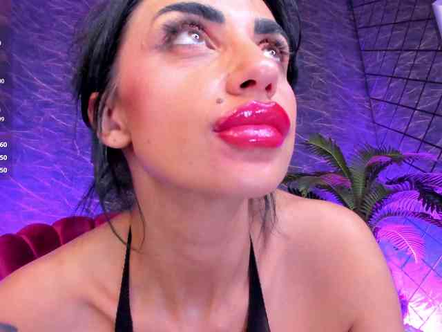 izabelatessa Live Webcam on BongaCams