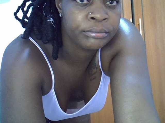 Juicyass-02 live cam
