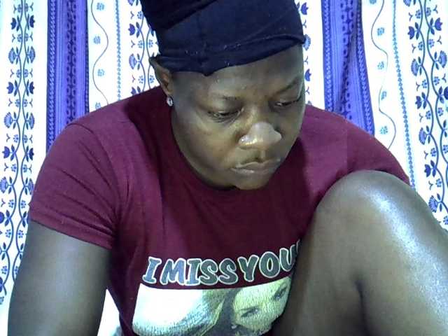 Juicyass-02 webcam bongacams model stream image