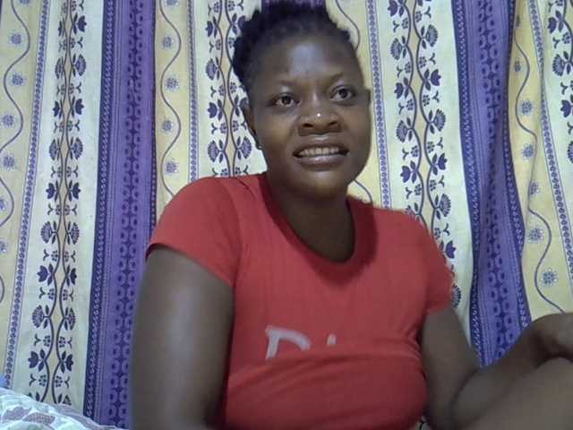 Juicyass-02 live cam on BongaCams