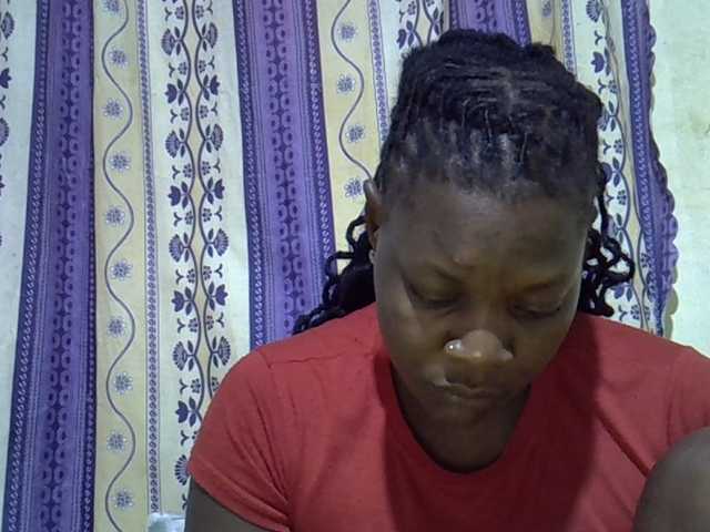 Juicyass-02 live cam on BongaCams
