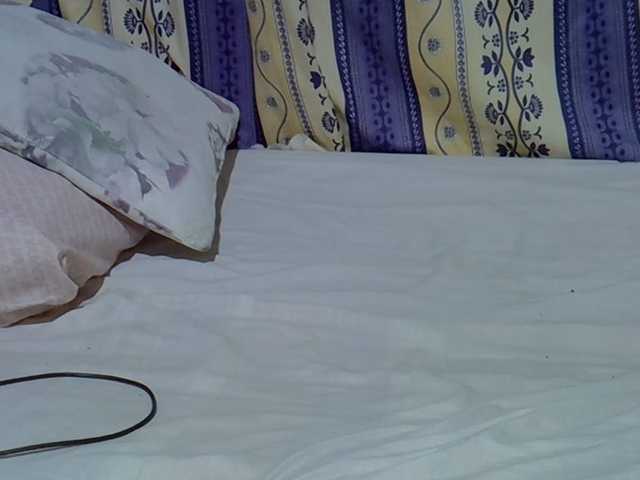 Juicyass-02 live cam on BongaCams