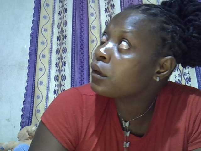 Juicyass-02 live cam on BongaCams