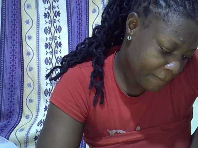 Juicyass-02 live cam on BongaCams