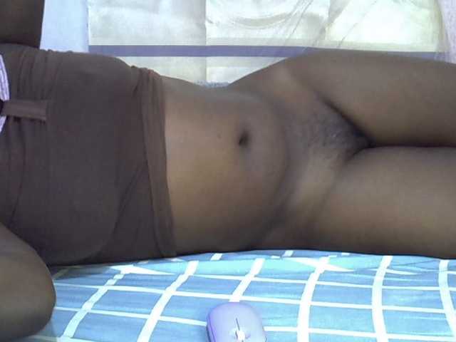 Juicyass-02 live cam on BongaCams