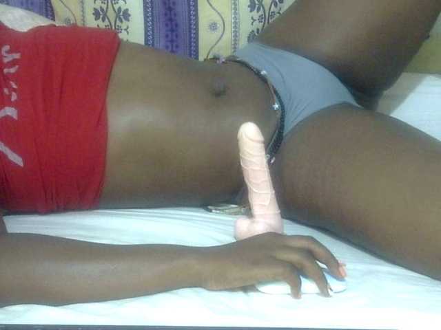 Juicyass-02's BongaCams show and profile