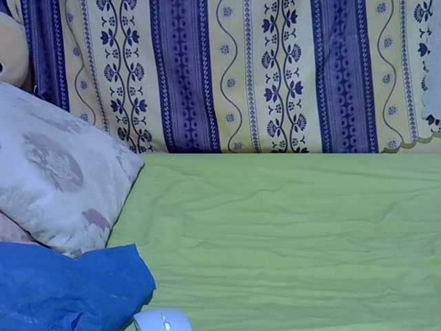 Juicyass-02 live cam on BongaCams