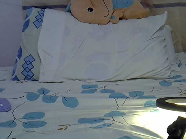 Juicyass-02 live cam on BongaCams
