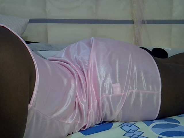 Juicyass-02 live cam on BongaCams