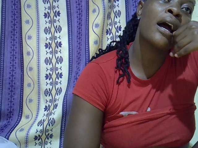 Juicyass-02 live cam on BongaCams