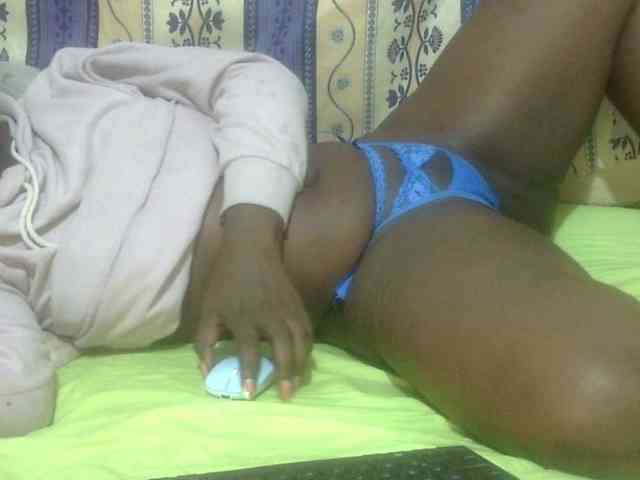 Juicyass-02 webcam