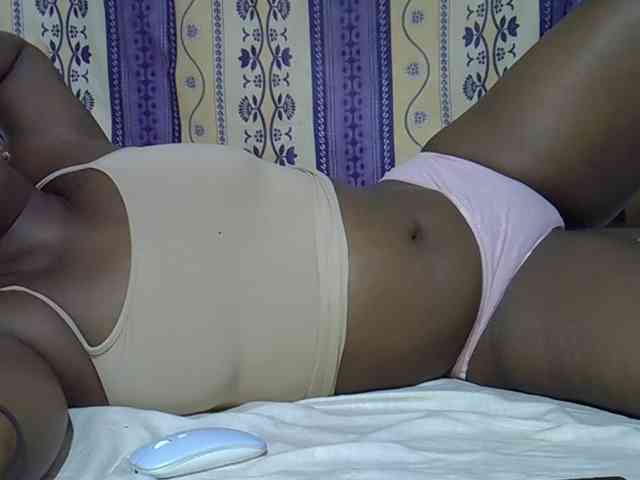 Juicyass-02 webcam