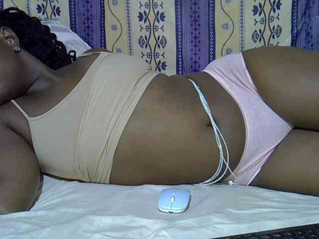 Juicyass-02 webcam