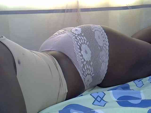 Juicyass-02 webcam