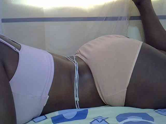 Juicyass-02 webcam