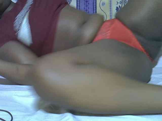 Juicyass-02 webcam