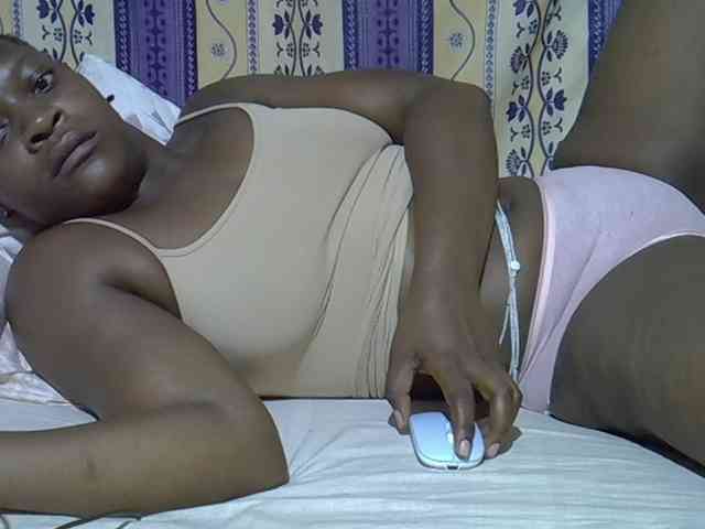Juicyass-02 webcam