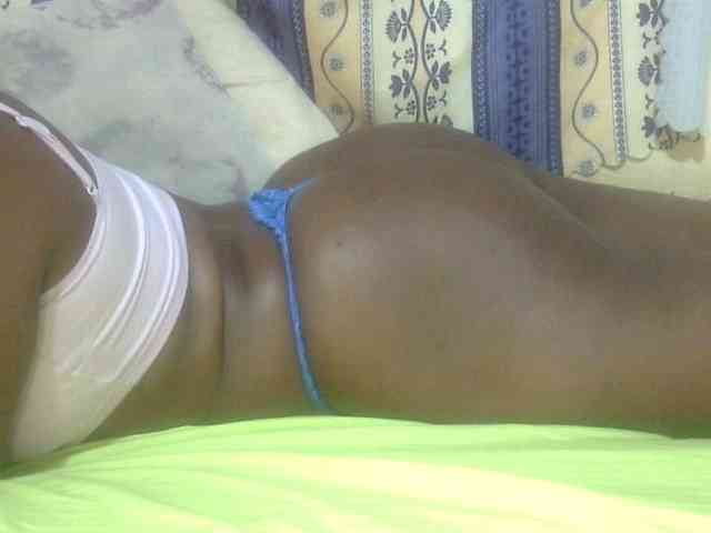 Juicyass-02 webcam