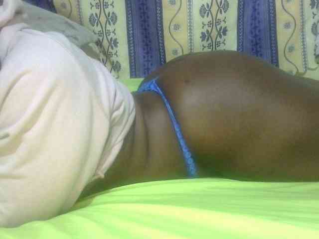 Juicyass-02 webcam